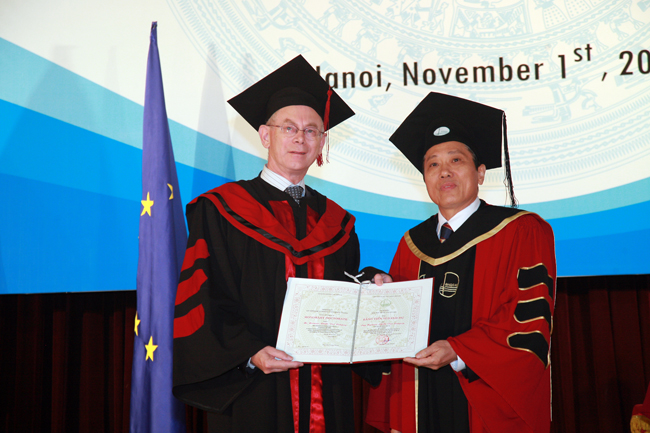 Honourble doctorate awarded to EC President